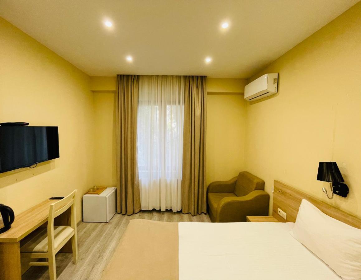 Bliss Hotel Tbilisi Esterno foto