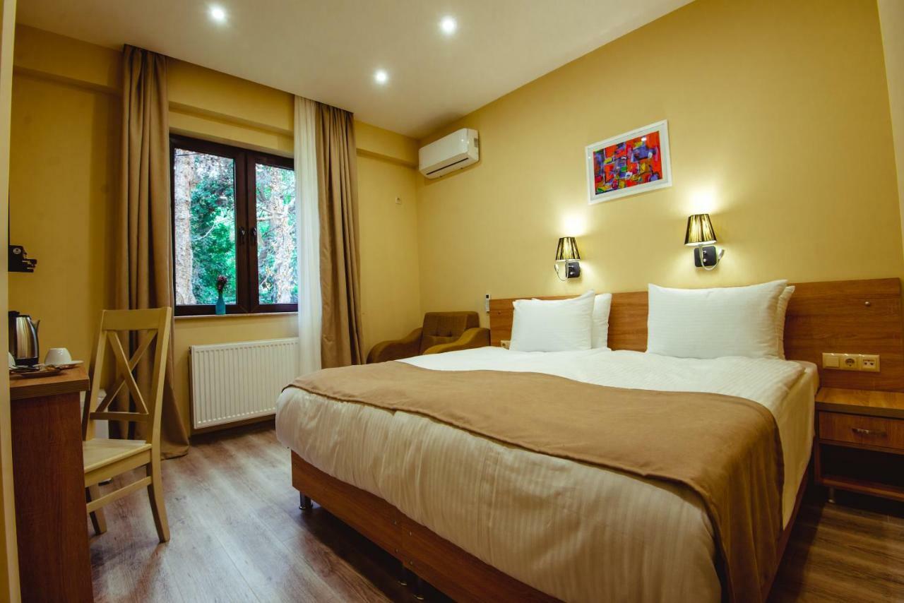 Bliss Hotel Tbilisi Esterno foto